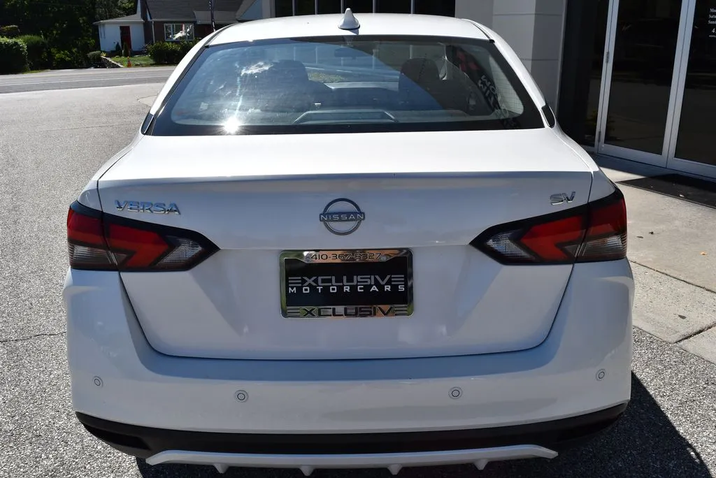 Nissan Versa photo 6