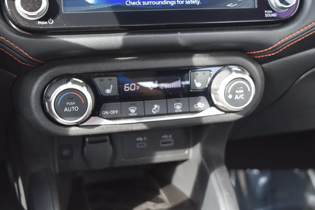 Nissan Versa photo 17