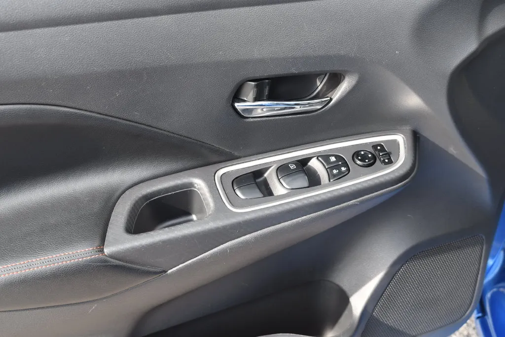 Nissan Versa photo 9