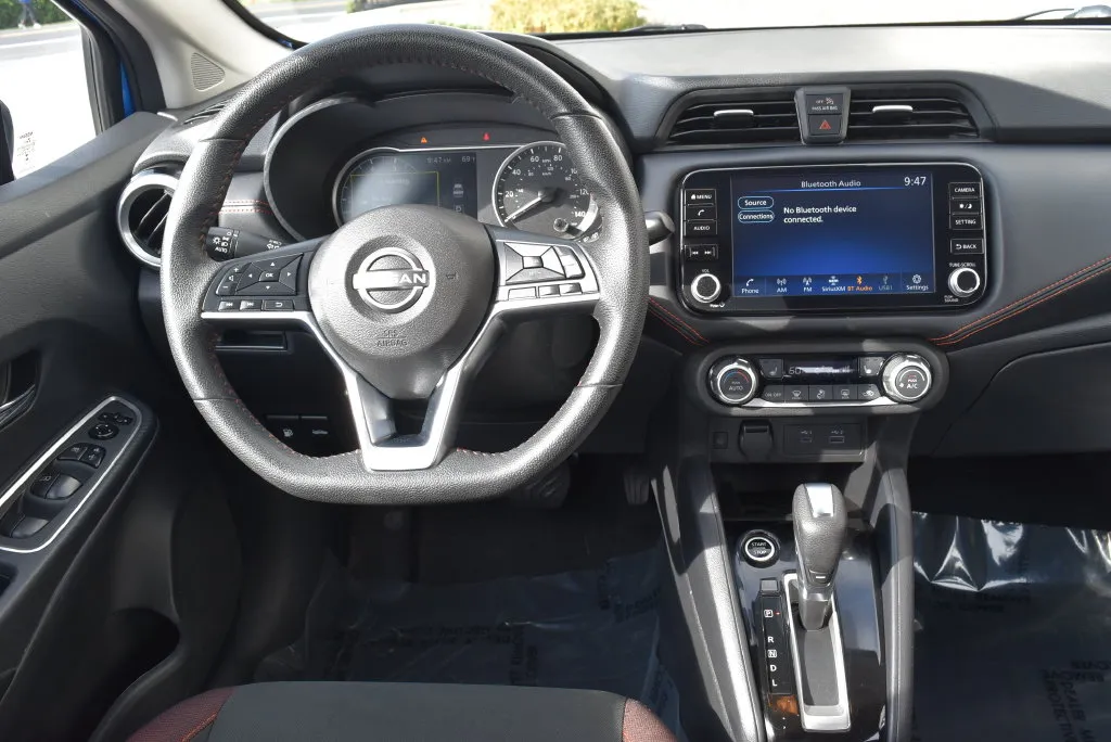 Nissan Versa photo 12