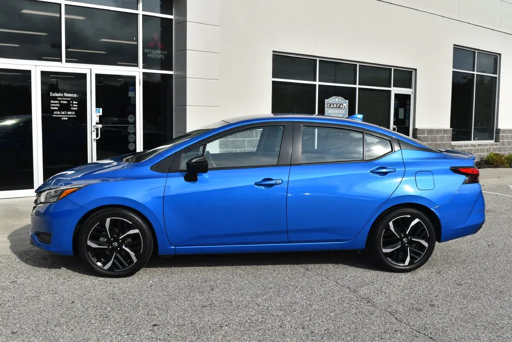Nissan Versa photo 4