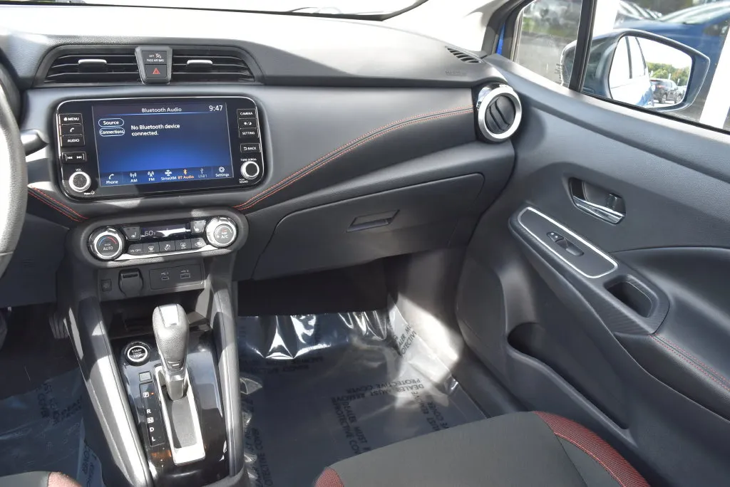 Nissan Versa photo 13