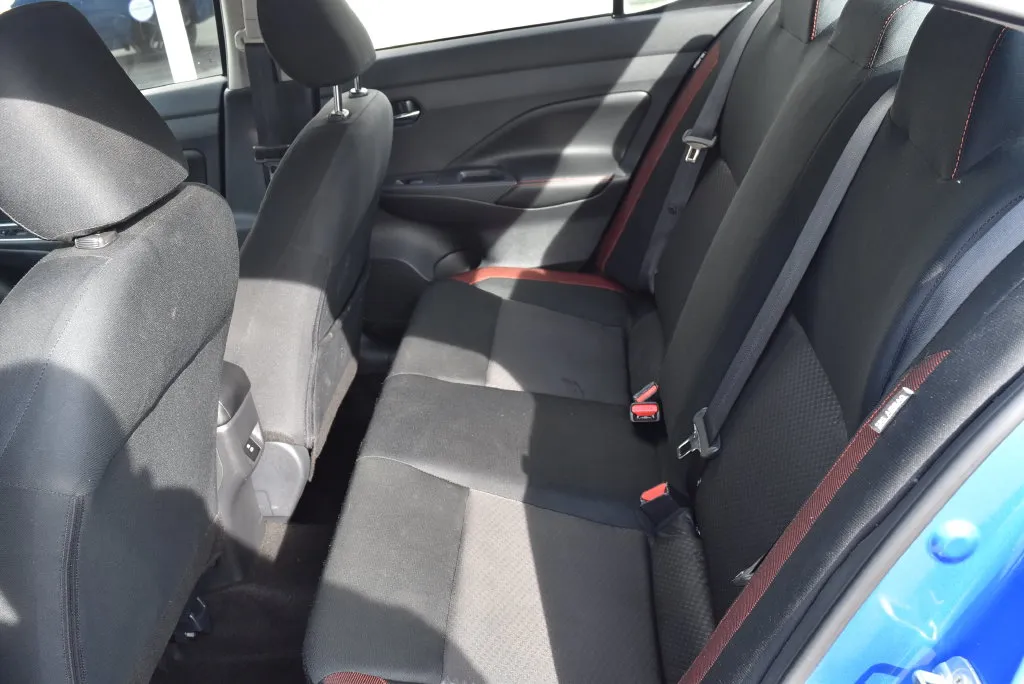 Nissan Versa photo 10