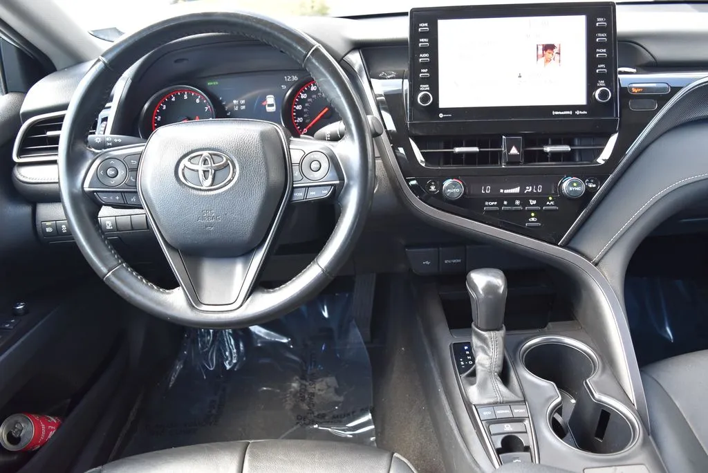 Toyota Camry photo 11