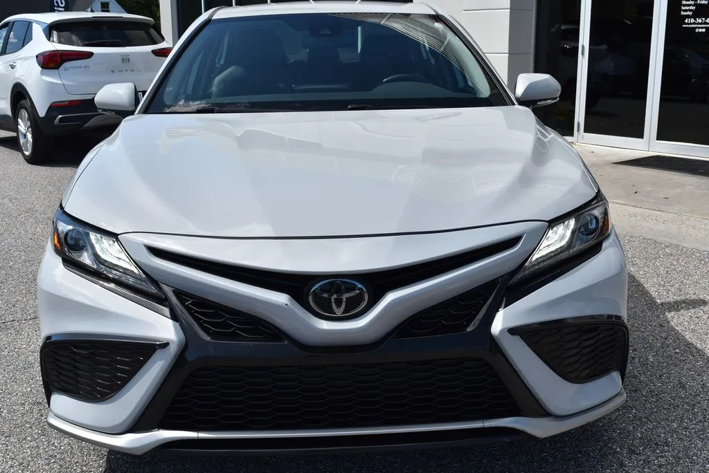 Toyota Camry photo 3