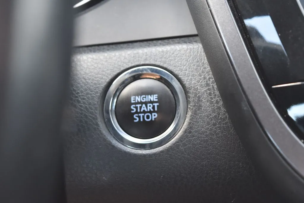 Toyota Camry photo 16