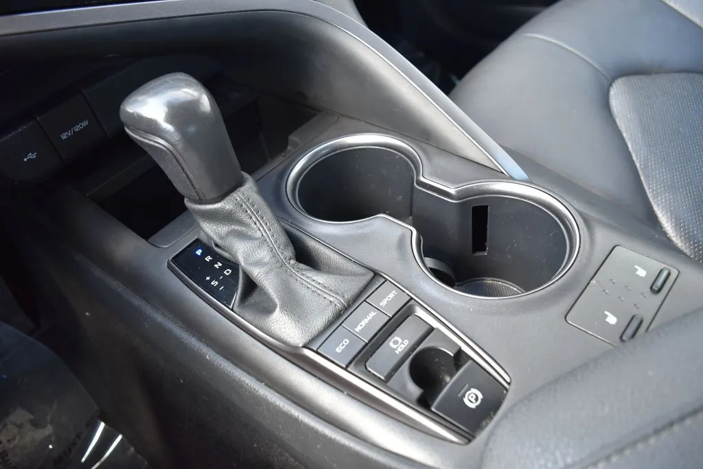 Toyota Camry photo 17
