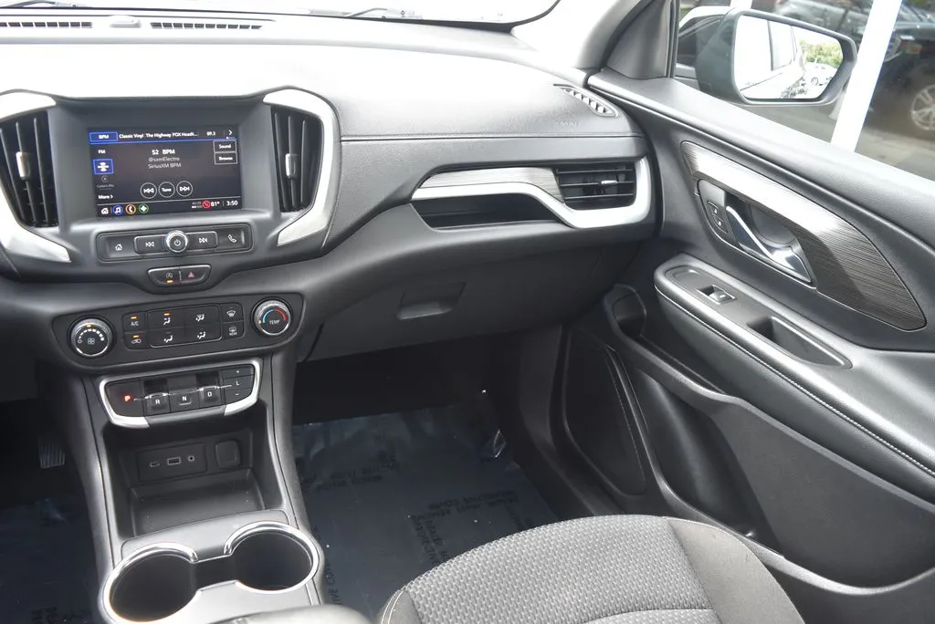 GMC Terrain photo 12
