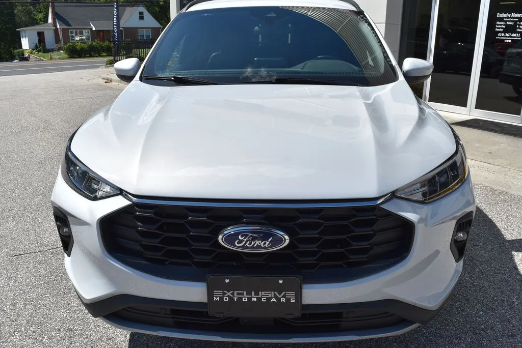 Ford Escape photo 3