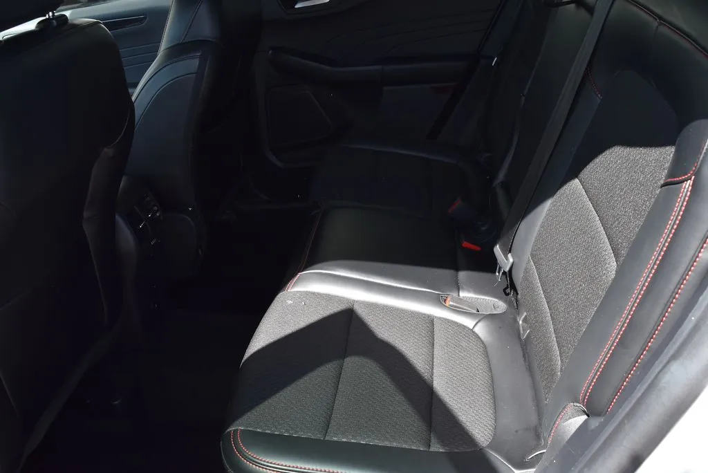 Ford Escape photo 9