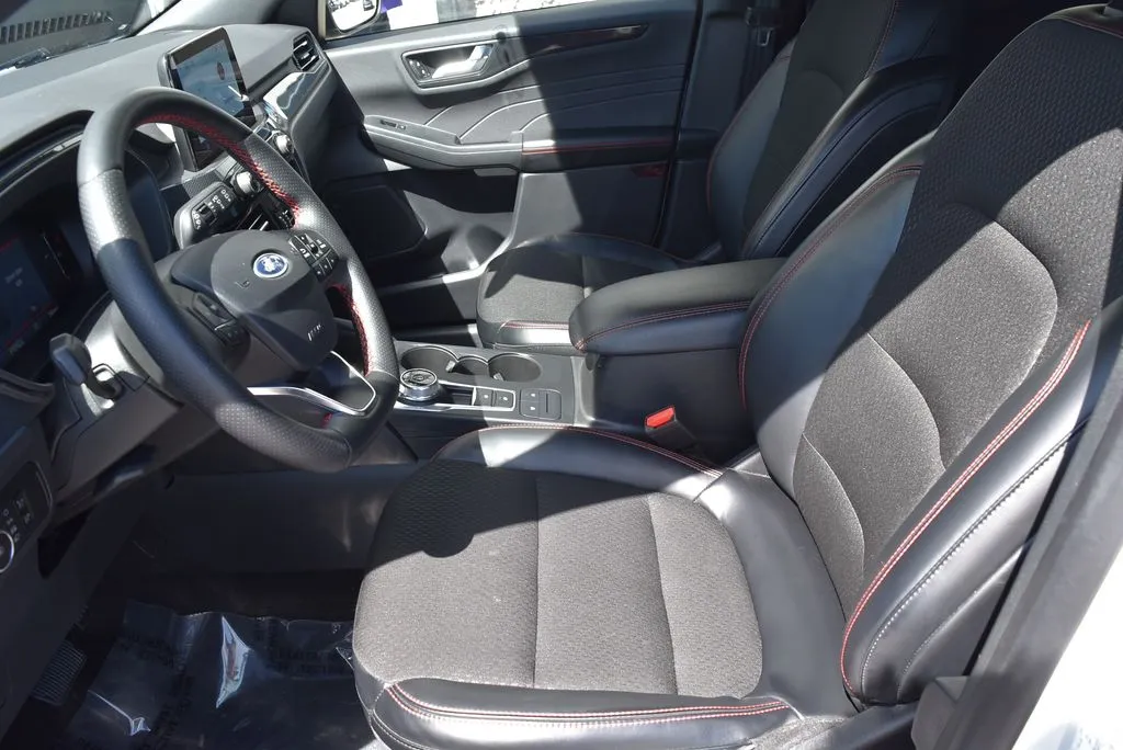 Ford Escape photo 7