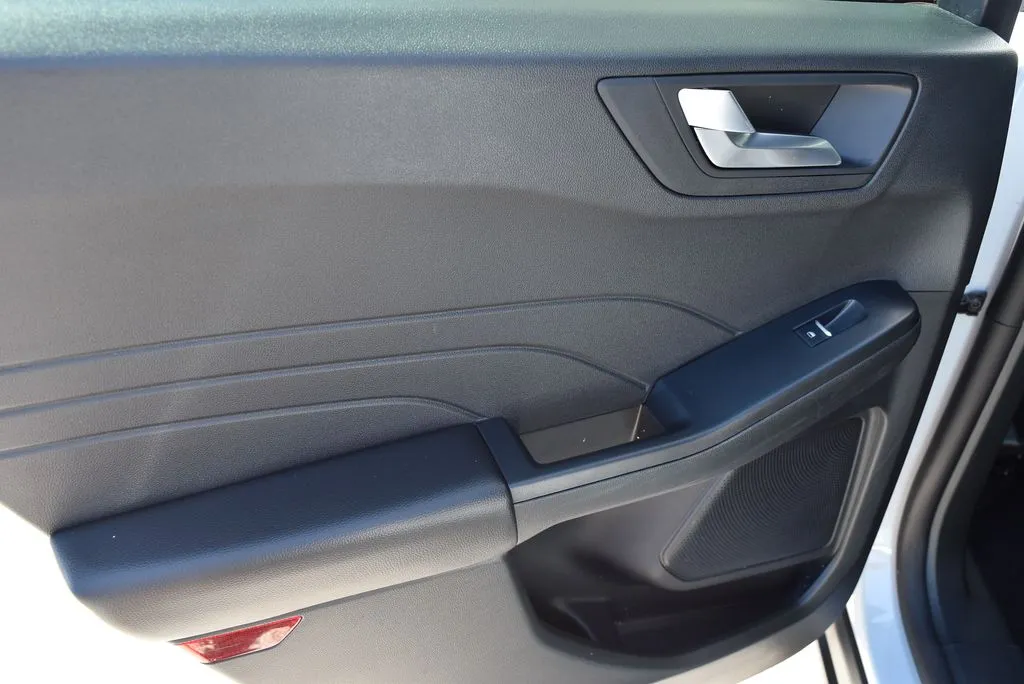 Ford Escape photo 10