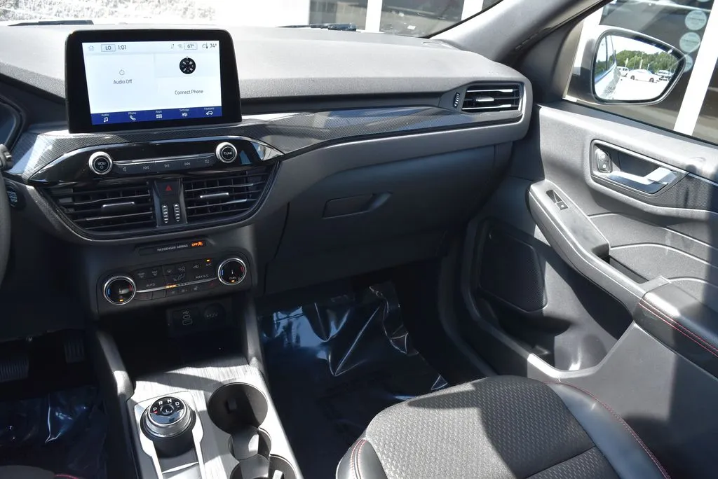 Ford Escape photo 12