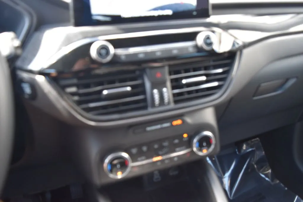 Ford Escape photo 16