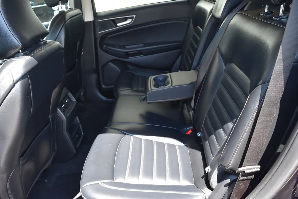 Ford Edge photo 10