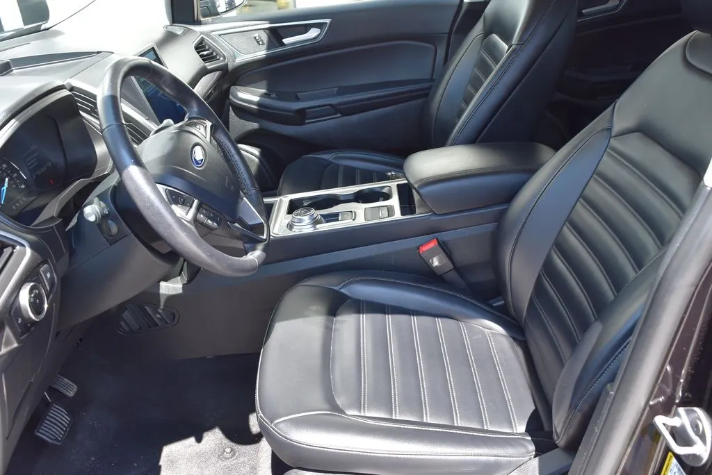 Ford Edge photo 8