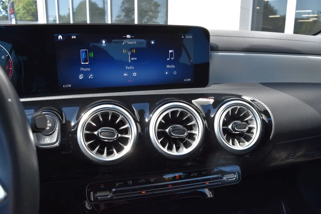 Mercedes-Benz CLA photo 15