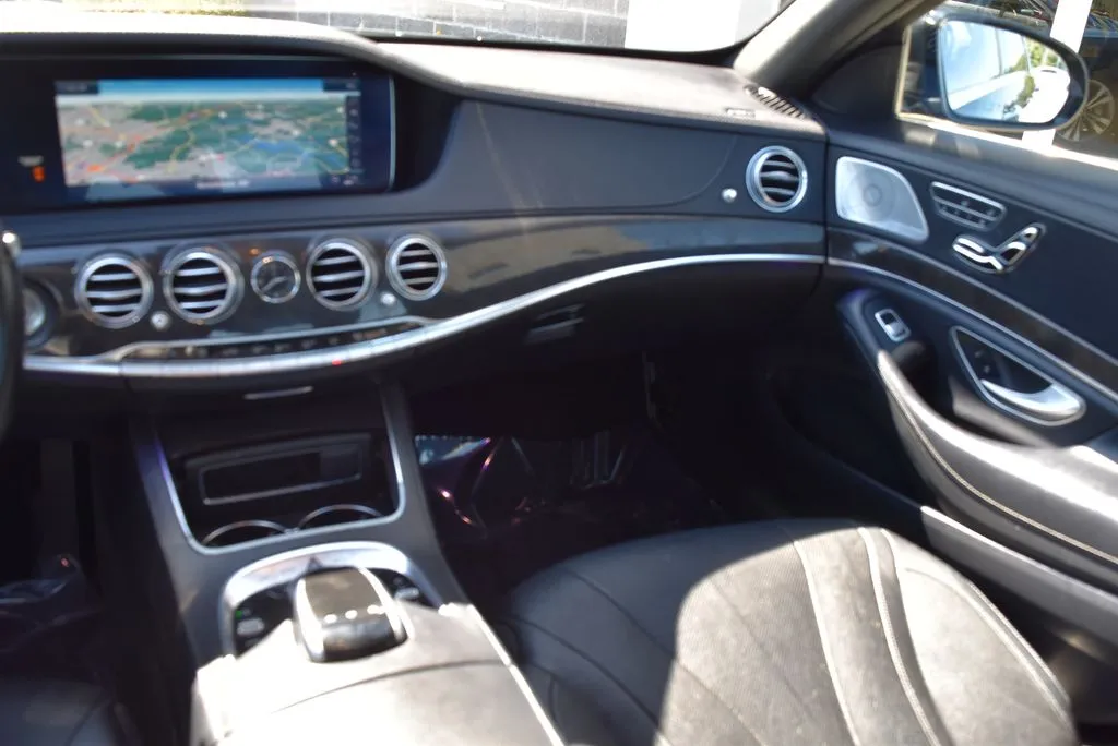 Mercedes-Benz S-Class photo 12