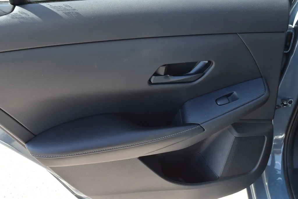 Nissan Sentra photo 10