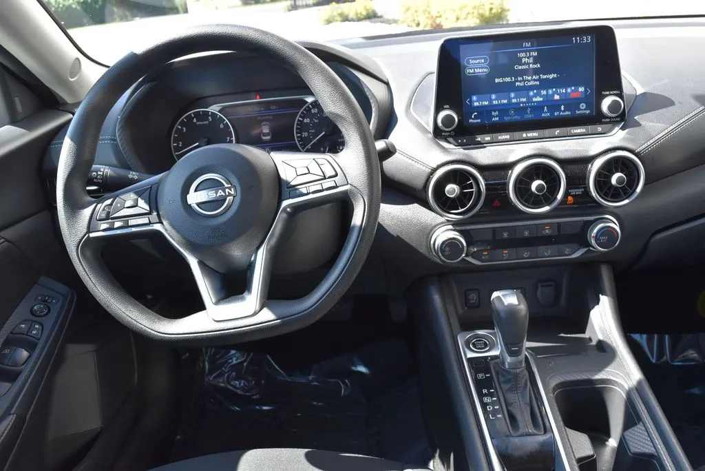 Nissan Sentra photo 11
