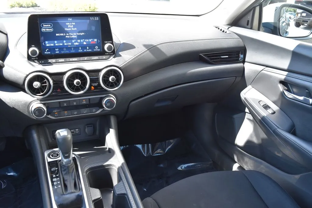 Nissan Sentra photo 12