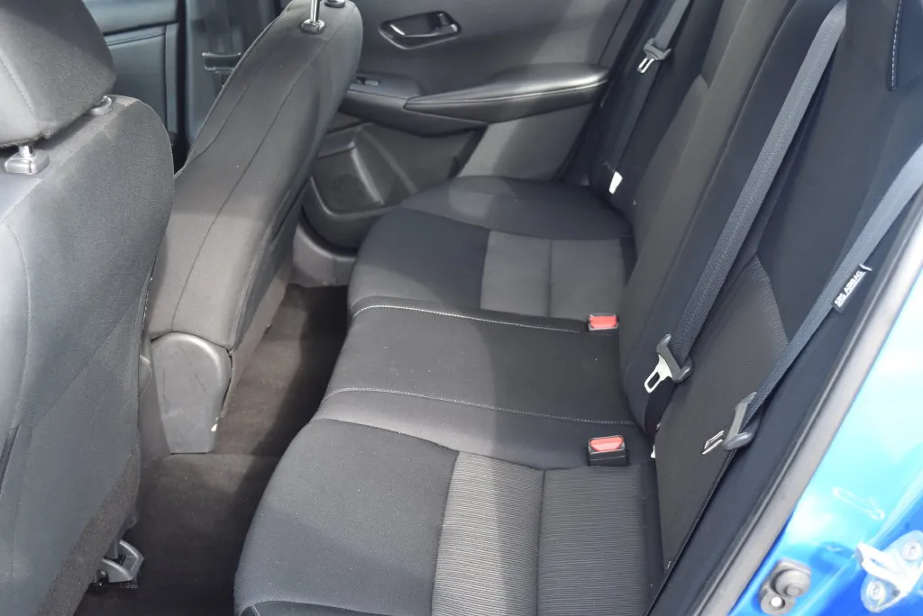 Nissan Sentra photo 9