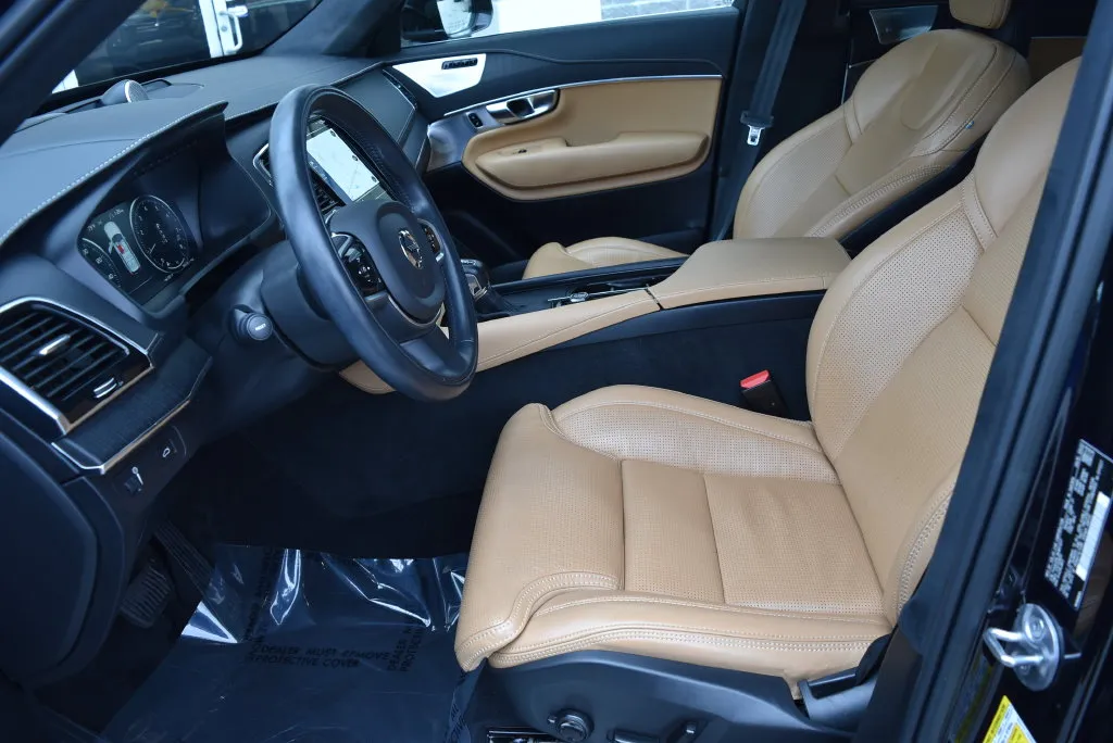 Volvo XC90 photo 8