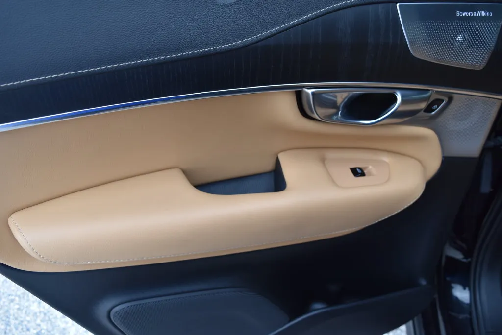 Volvo XC90 photo 12
