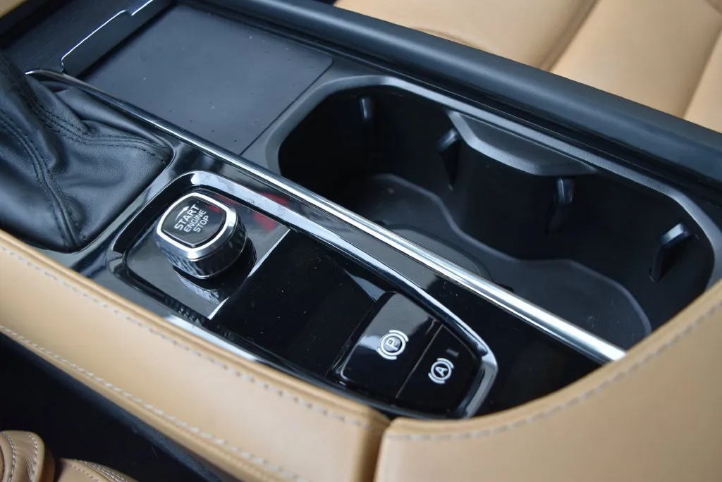 Volvo XC90 photo 19