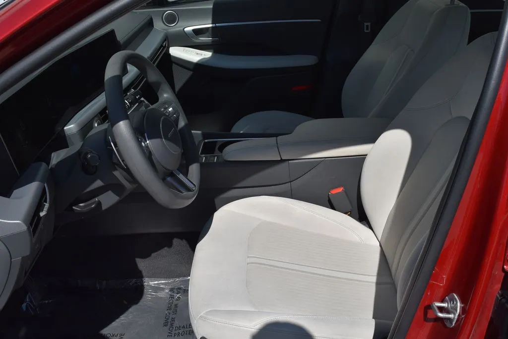 Hyundai Sonata photo 7
