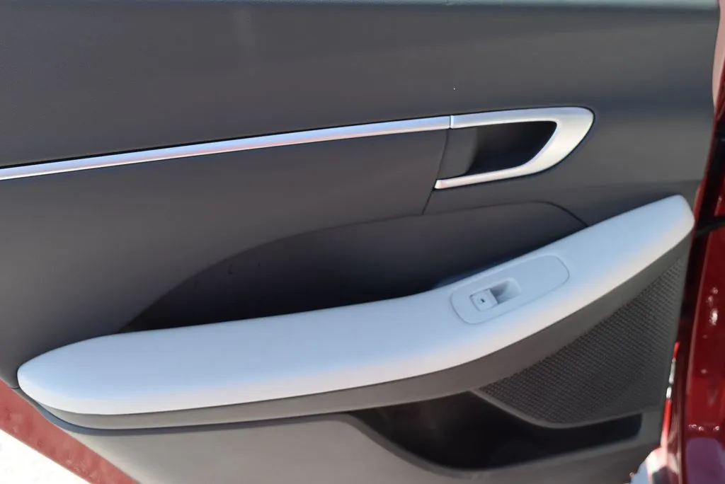 Hyundai Sonata photo 10