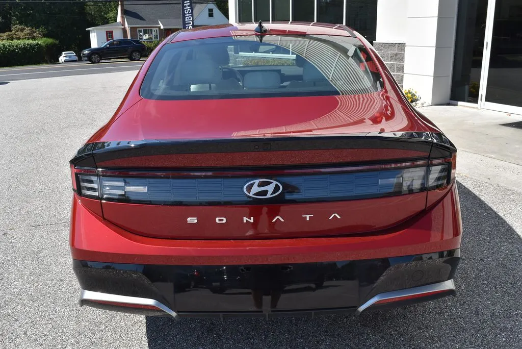 Hyundai Sonata photo 6