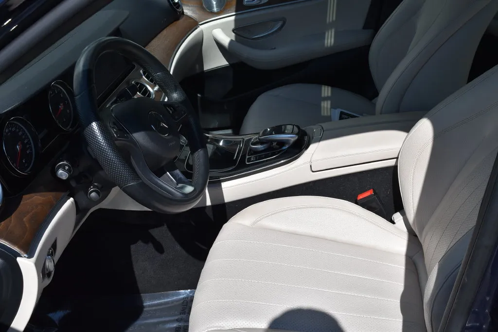 Mercedes-Benz E-Class photo 7