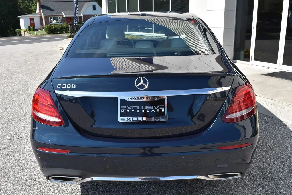 Mercedes-Benz E-Class photo 6