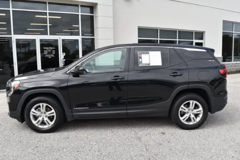 More photos of 2024 GMC Terrain SLE at Exclusive Motorcars, MD