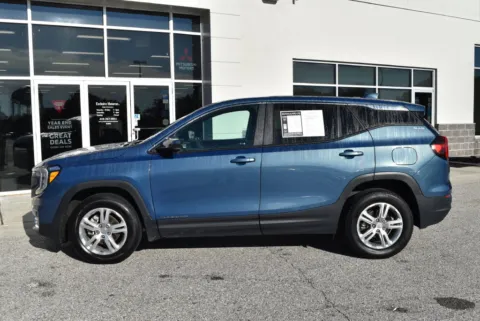 More photos of 2024 GMC Terrain SLE at Exclusive Motorcars, MD