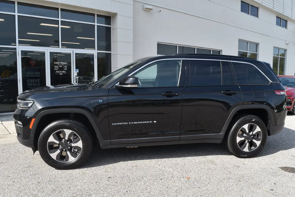 Jeep Grand Cherokee photo 4