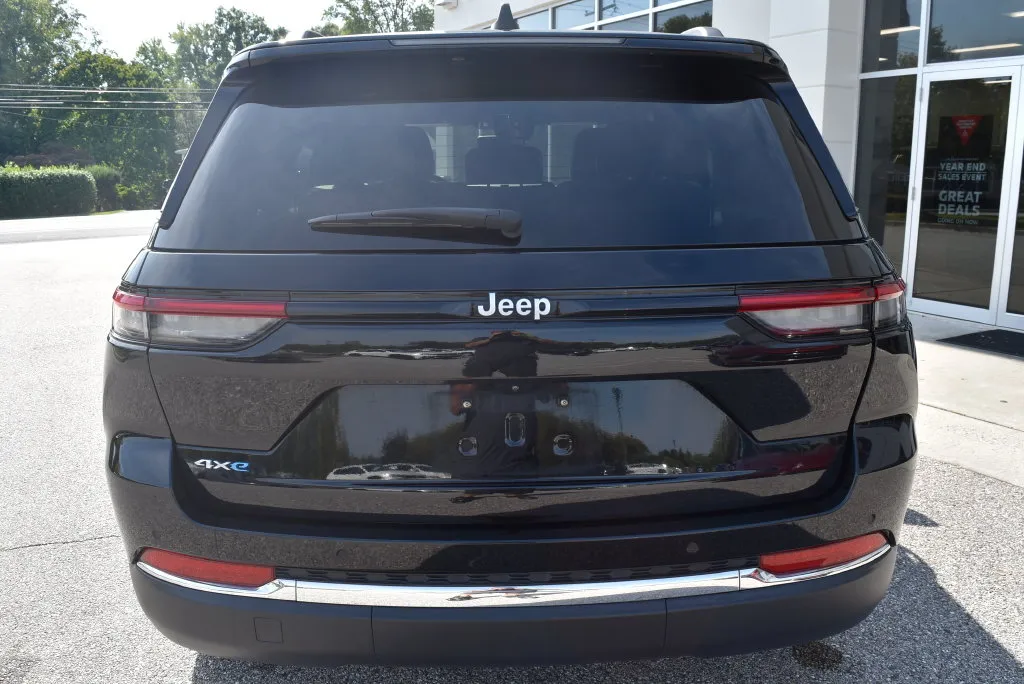 Jeep Grand Cherokee photo 6