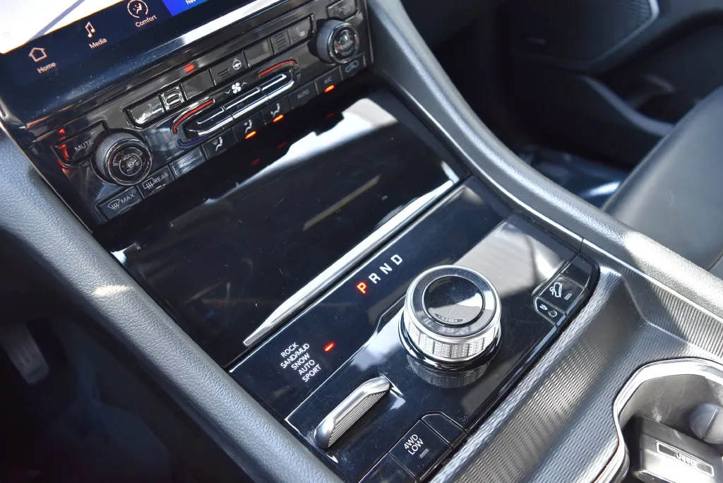 Jeep Grand Cherokee photo 17