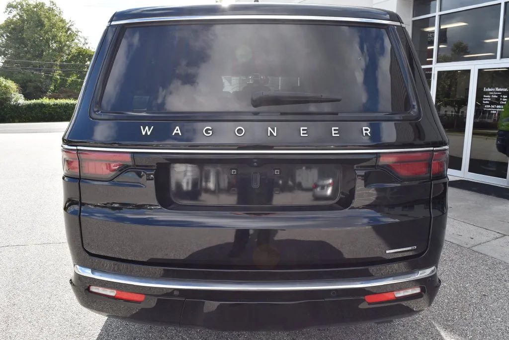 Jeep Wagoneer L photo 6