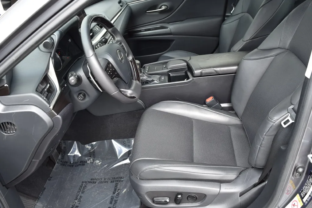 Lexus ES photo 7