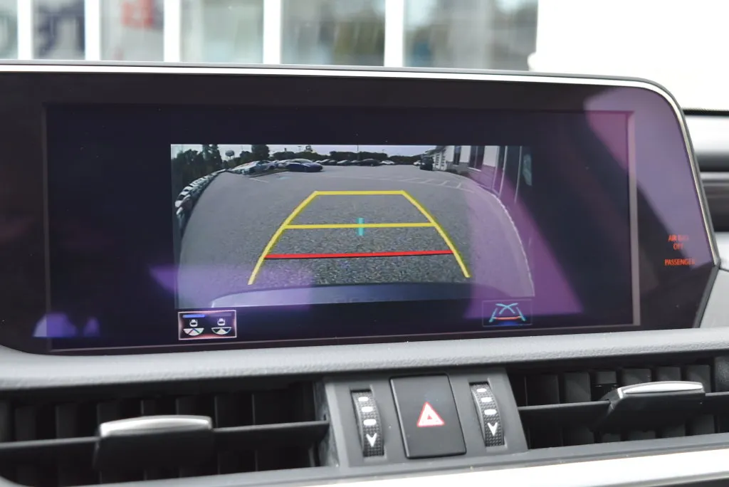 Lexus ES photo 14