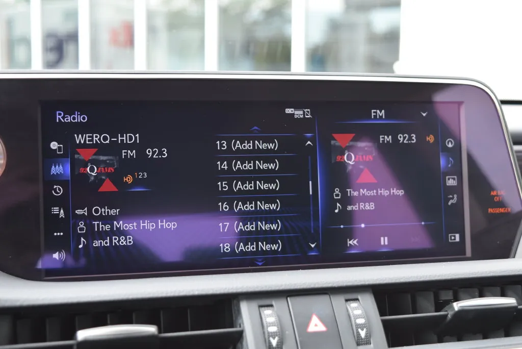 Lexus ES photo 13