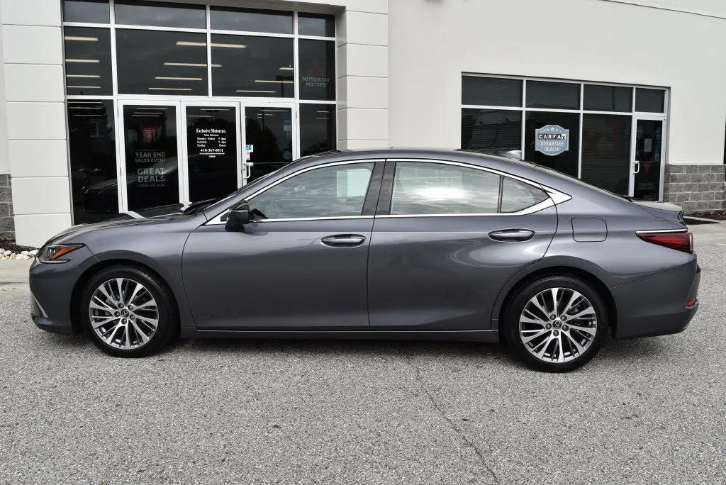 Lexus ES photo 4