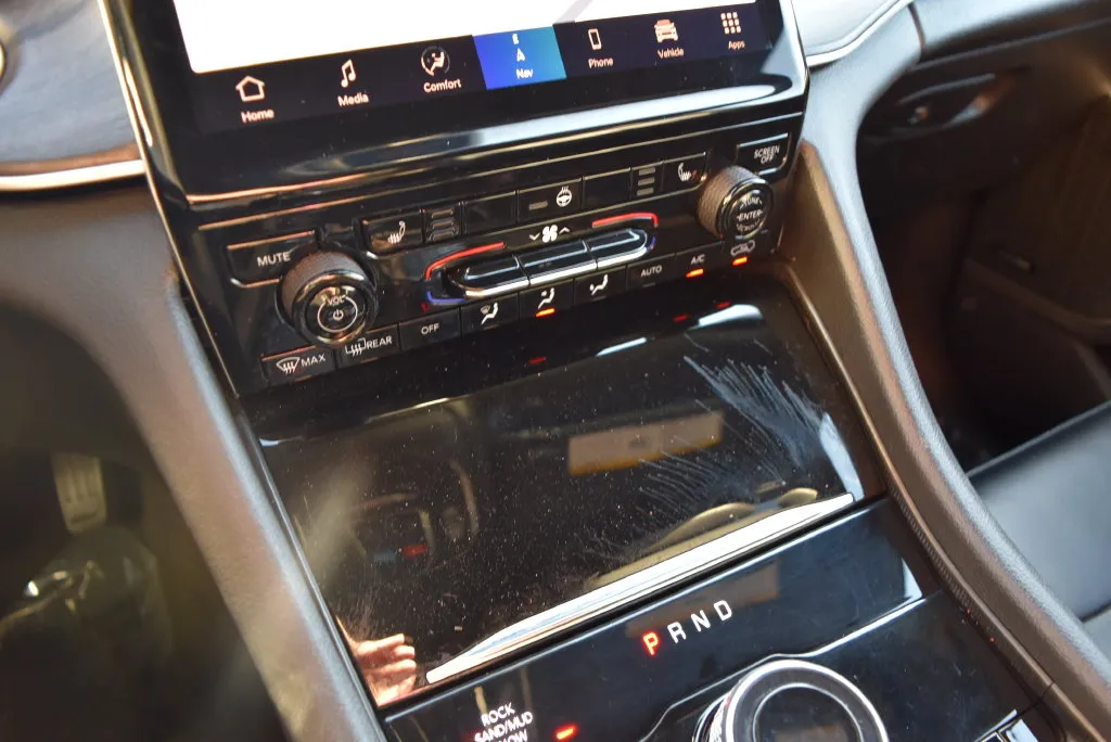 Jeep Grand Cherokee photo 17