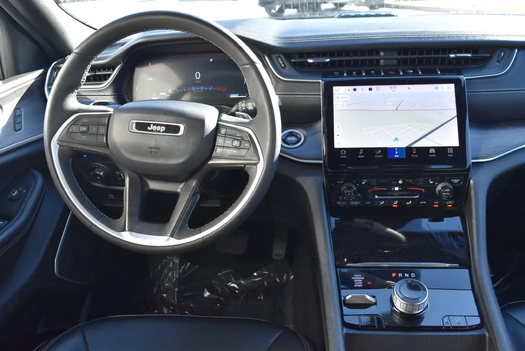 Jeep Grand Cherokee photo 13