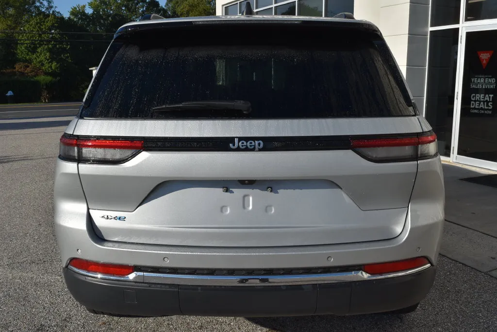 Jeep Grand Cherokee photo 6
