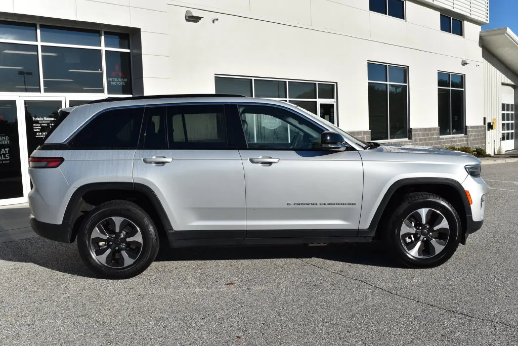 Jeep Grand Cherokee photo 2