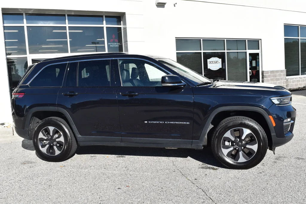 Jeep Grand Cherokee photo 2