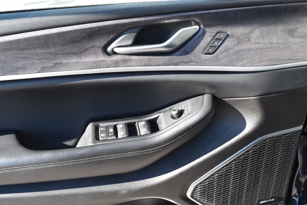 Jeep Grand Cherokee photo 9